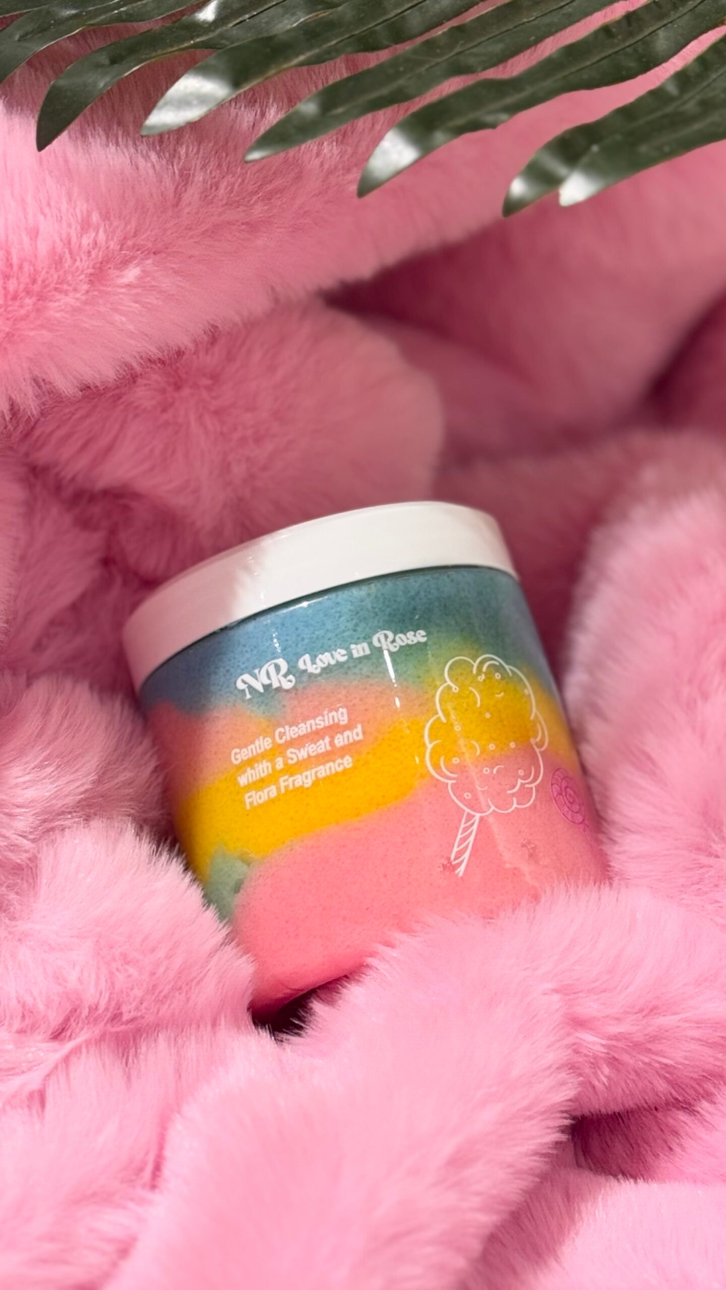Body foaming scrub ( love in rose candy )